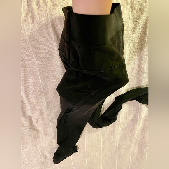 Black Athleta Aura heel tight - Picture 3 of 9